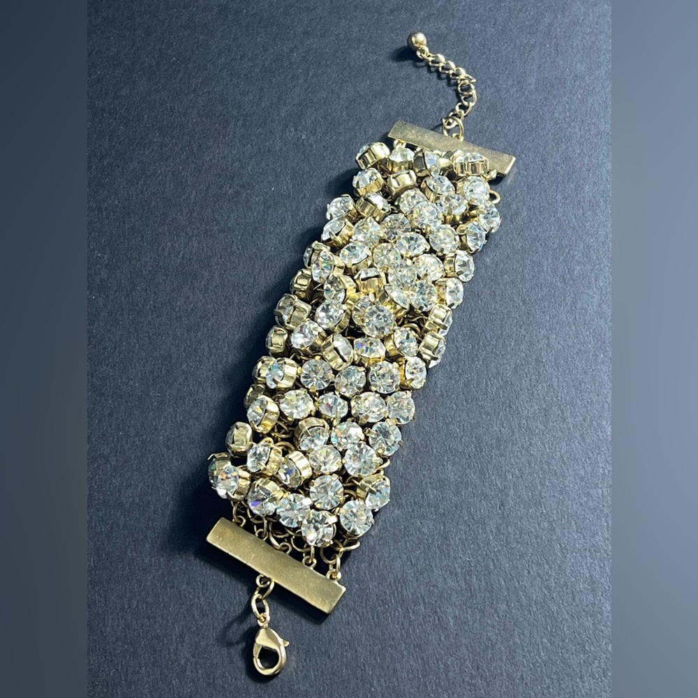 Stunning Clear Rhinestone Bauble Bracelet with Gold Hardware – Brand New - Picture 5 of 10